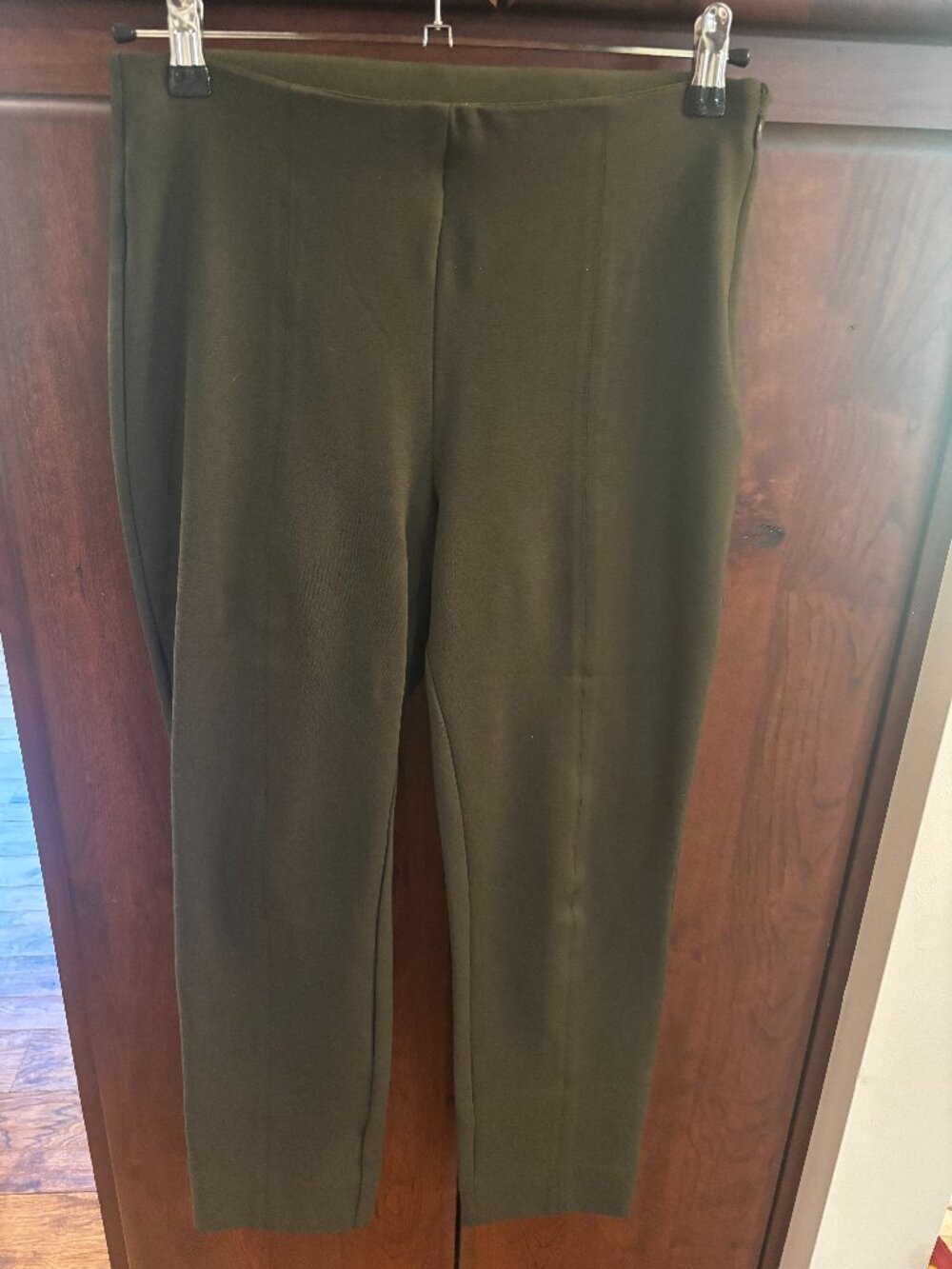 Quince Ultra-Stretch Ponte Pintuck Ankle Pants Size M Olive